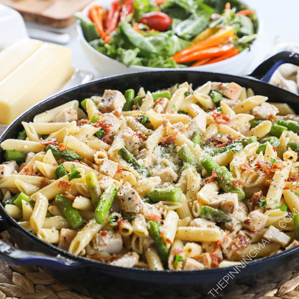 Garlic Butter Pasta with Chicken, Bacon and Asparagus