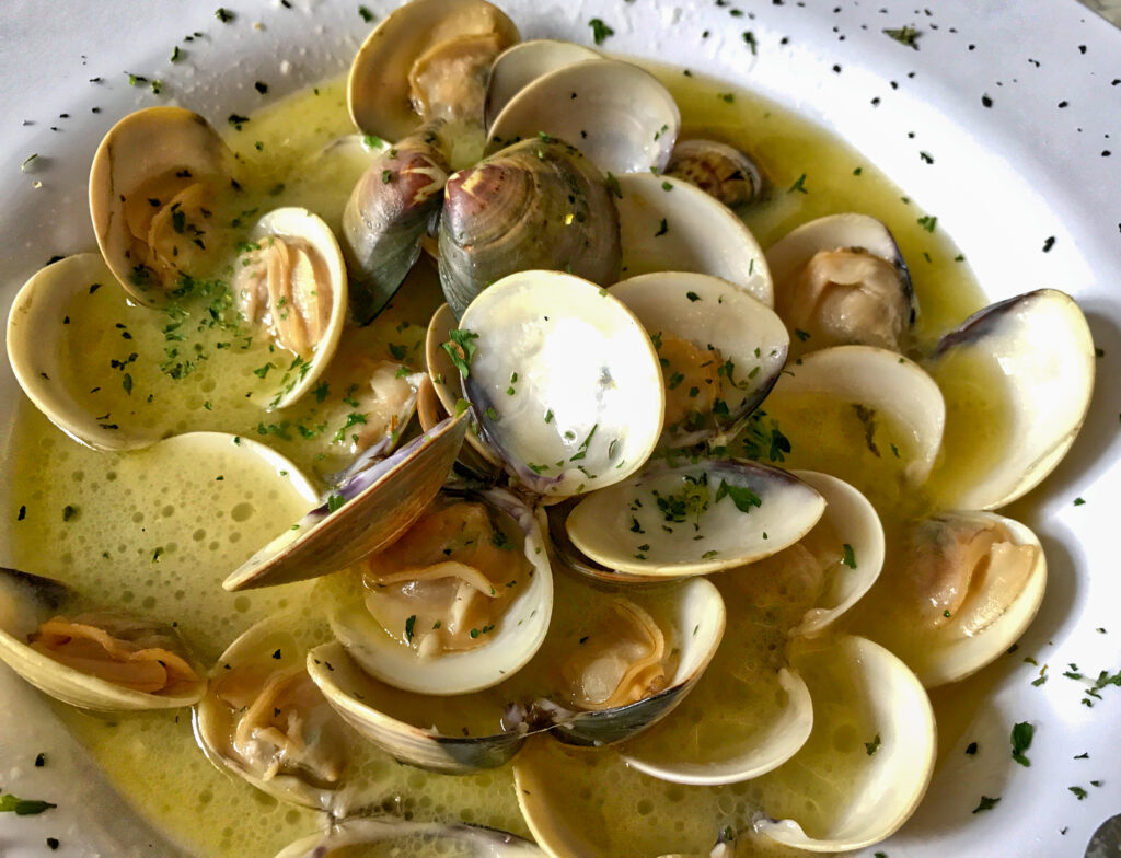 Steamed Clams with Leeks & Poblano Peppers